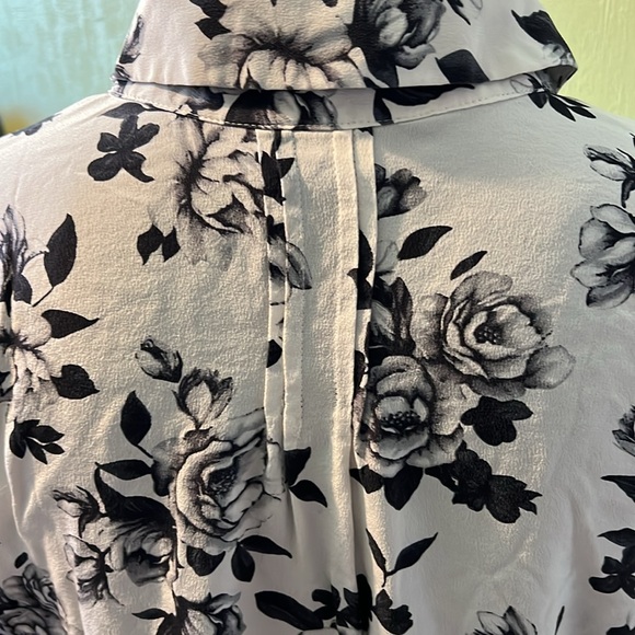 White House Black Market silk blouse size 12 - Picture 3 of 6